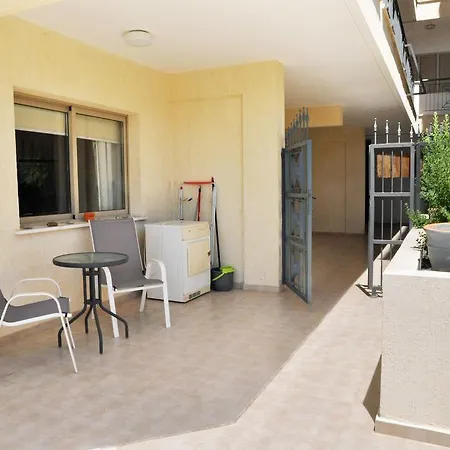 Aphrodite Apartment *